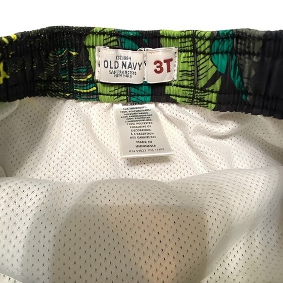 Old Navy Swim Trunks Boys size 3T - Picture 4 of 4